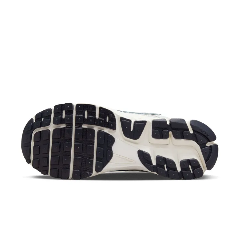 W NIKE ZOOM VOMERO 5 Tidy Fit