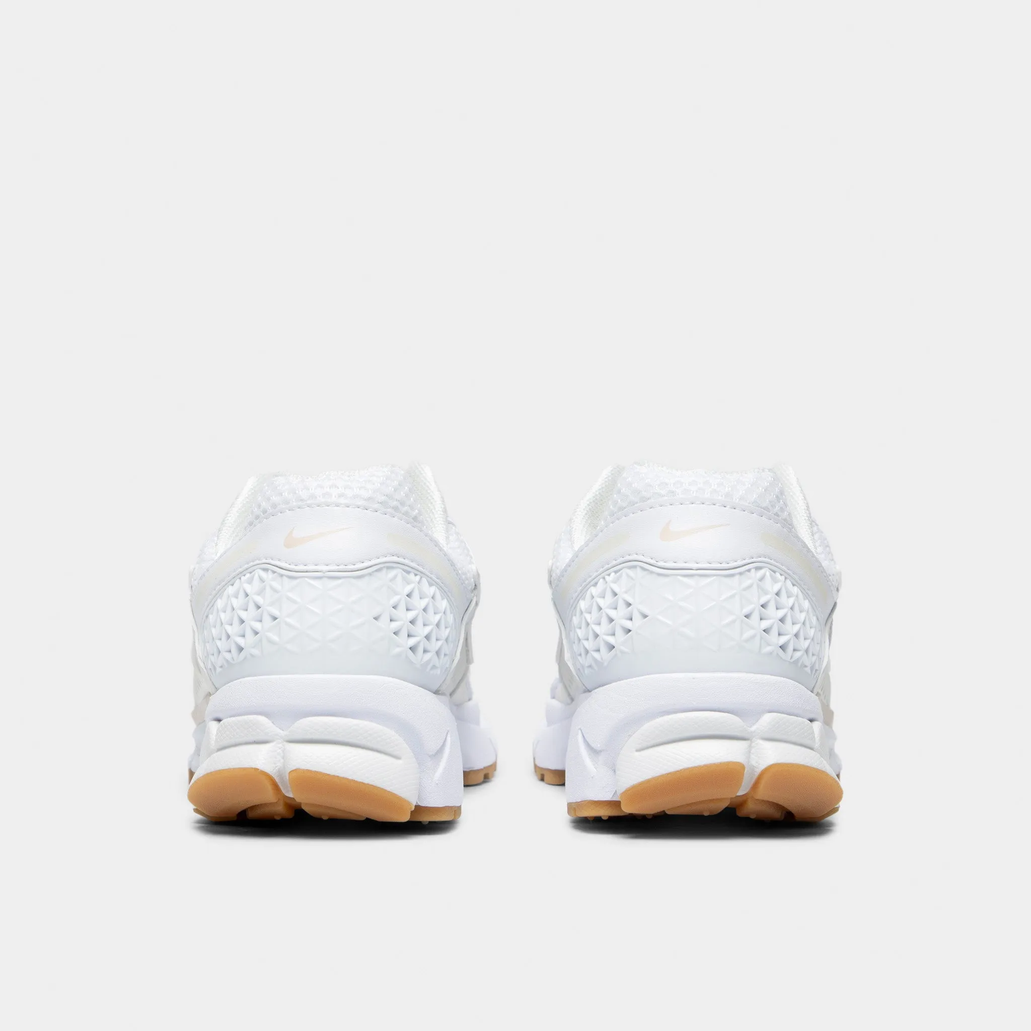 Breathable Outsole Vents Nike Women's Zoom Vomero 5 White / Phantom - Summit White