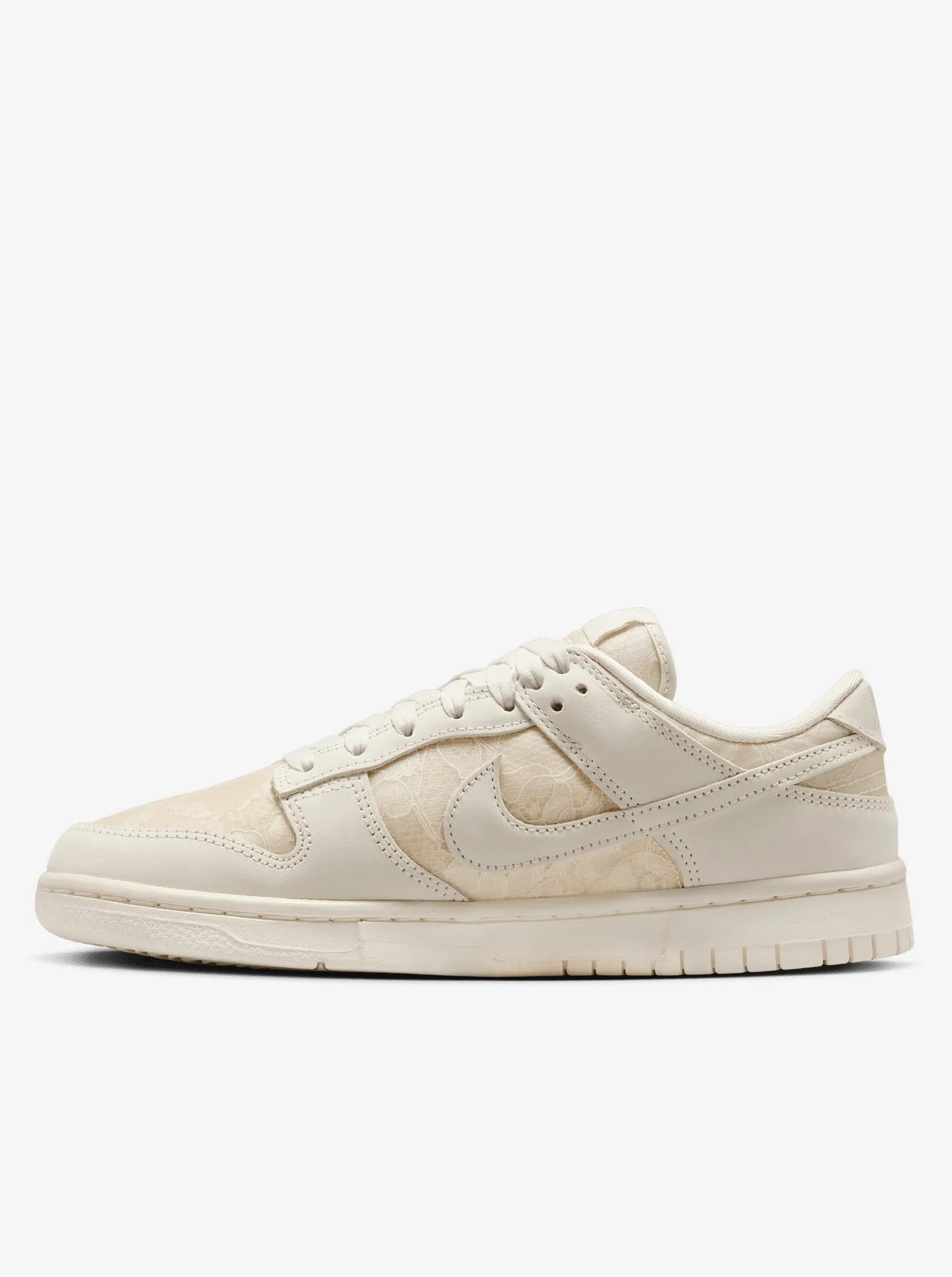 Dunk Low Womens Neutral Pace Lifestyle Mode