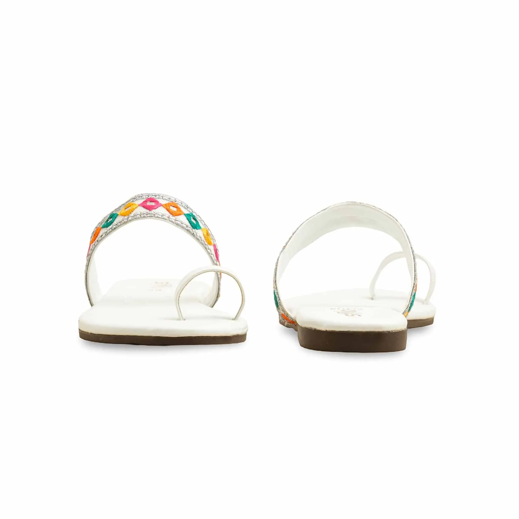 Easy Strap White Casual Chappal CL2110
