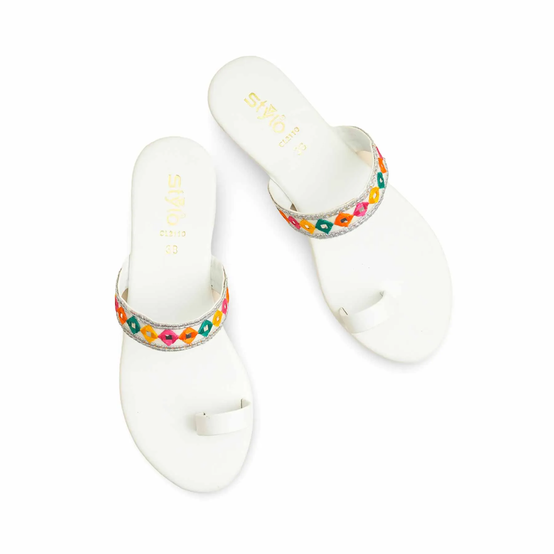 City Wander Brunch Look White Casual Chappal CL2110