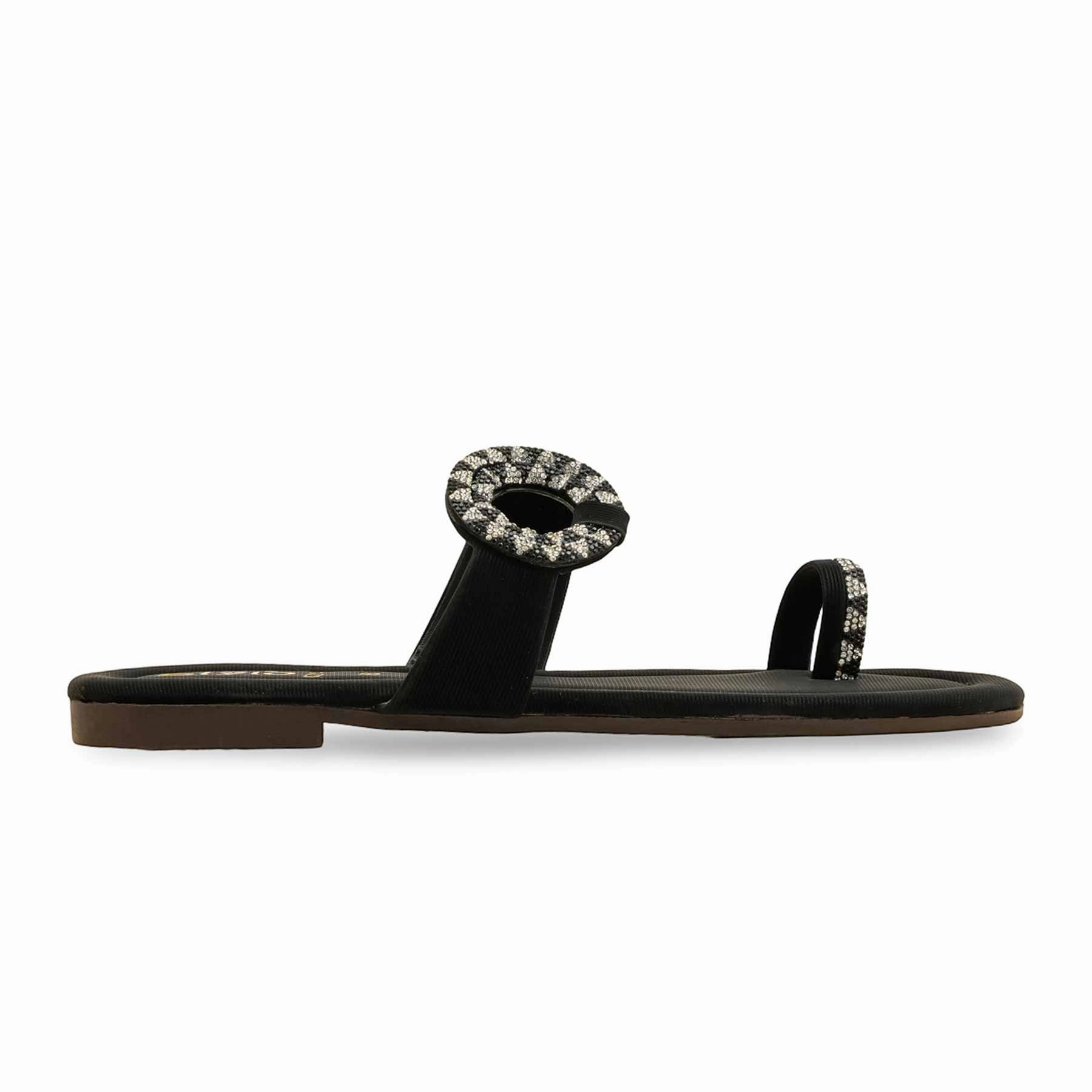 Black Casual Chappal For Women CL2143 Lightweight Outsole