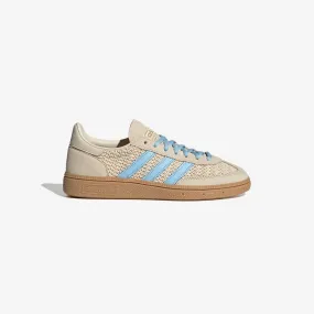 Anatomical shape Hexagonal Traction Wmns Handball Spezial